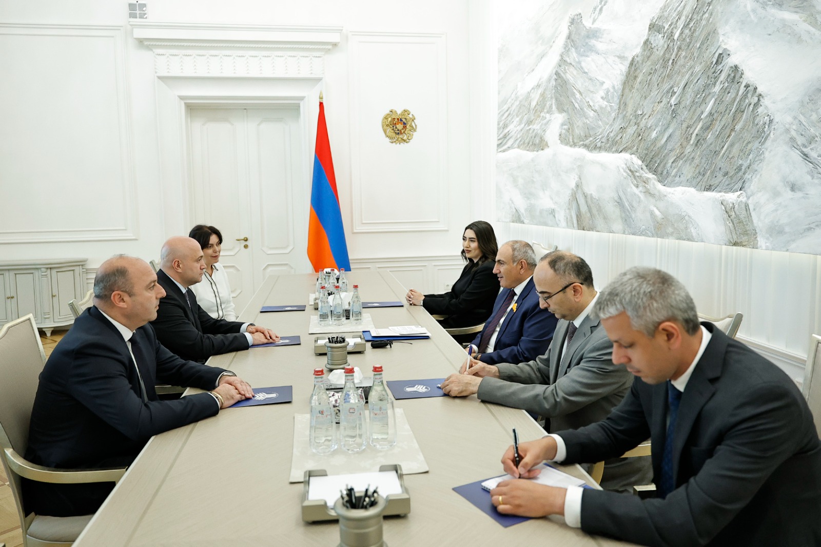 Sulkhan Tamazashvili Met with the Prime Minister of Armenia, Nikol Pashinyan